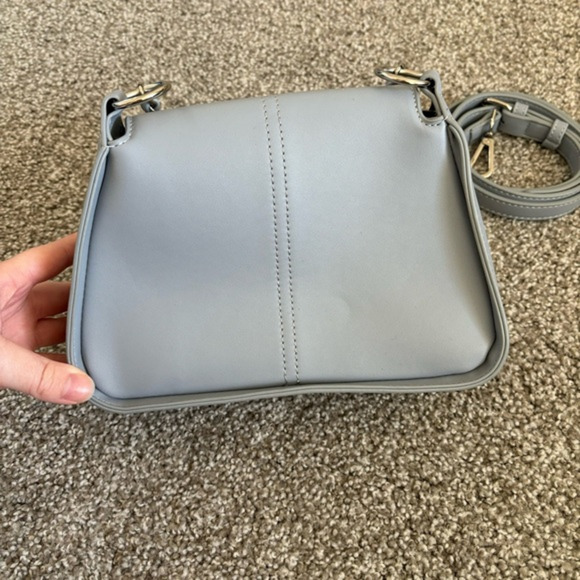 Steve Madden Purse Attachable Shoulder Strap Small Light Gray/Blue Button Chain - Picture 7 of 10